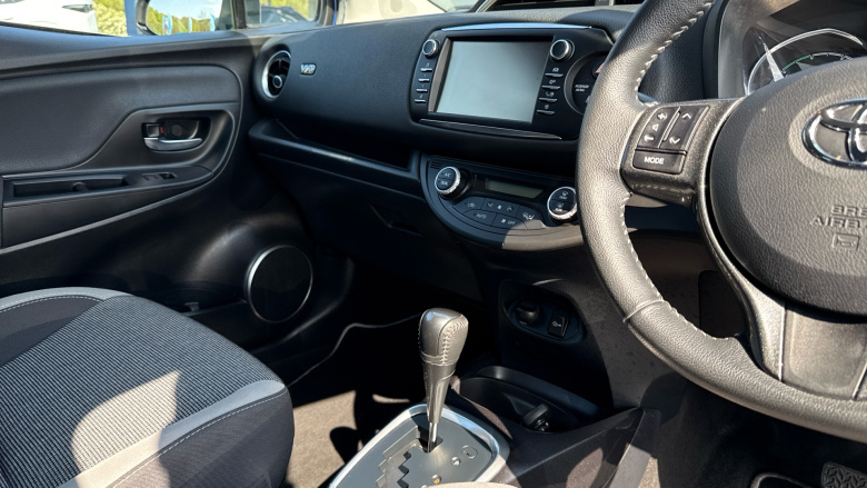 Toyota Yaris 1.5 Hybrid Y20 5dr CVT [Bi-tone] Hybrid Hatchback